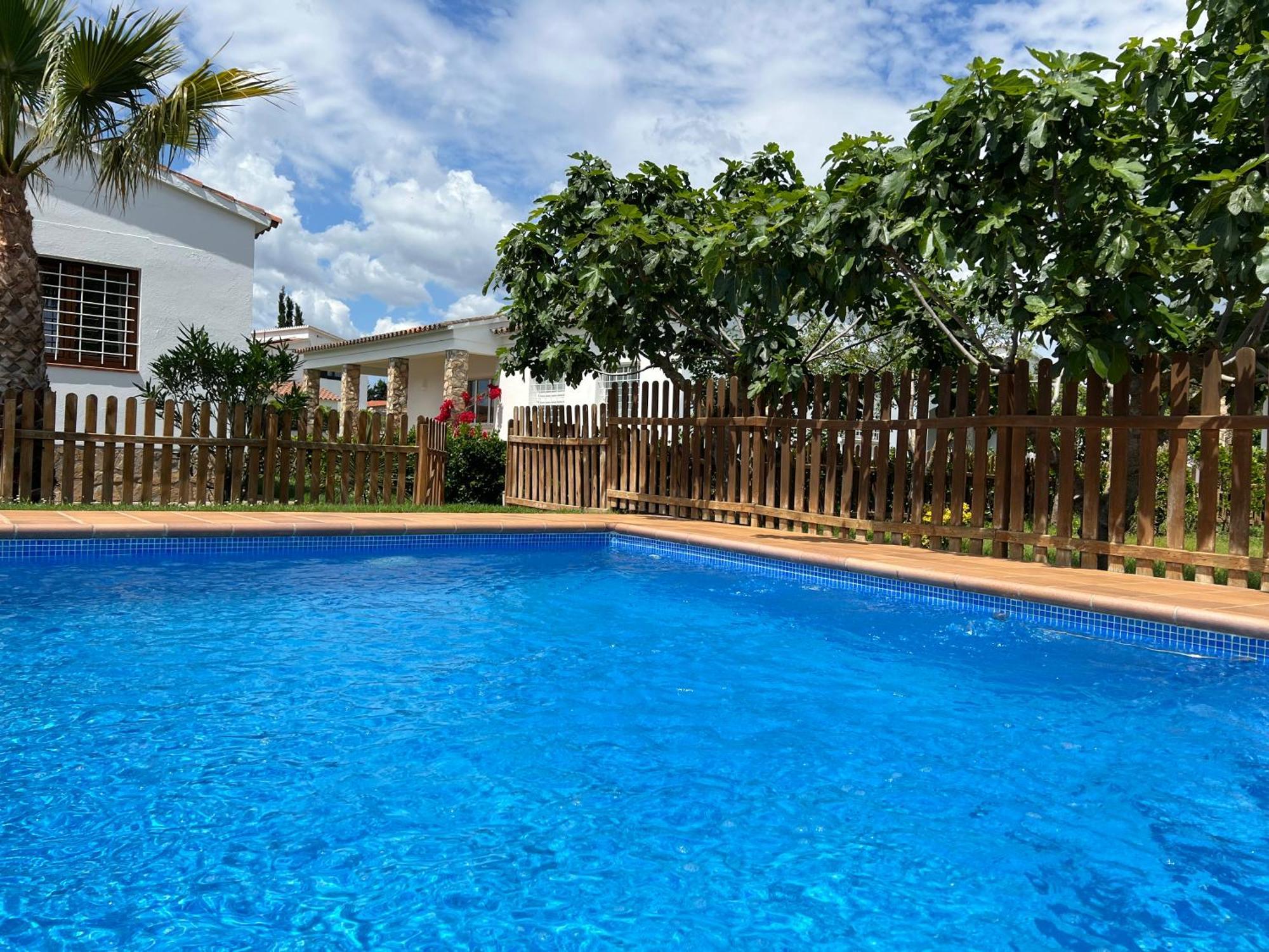 Montserrat 2, Terrace & Pool Ferienhaus